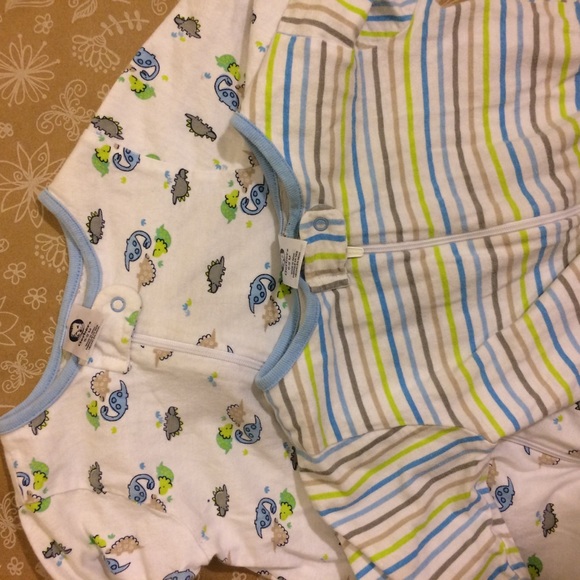 [gerber] bundle of Six footies bodysuit 6-9M - Picture 8 of 8